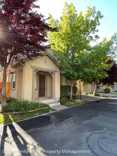 Main picture of 10 Amagansett Pl