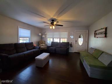 Main picture of 406 Bertha Ln