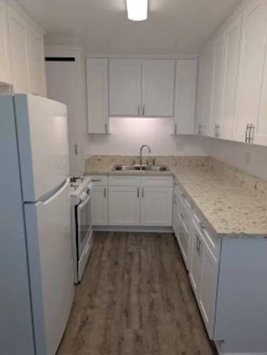 Main picture of 3365 Overland Ave