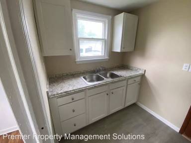 Main picture of 11 Ellen Dr