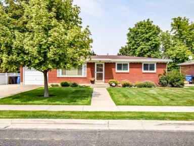 Main picture of 1487 Lynnwood Ave
