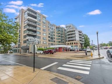 Main picture of 3409 Wilson Blvd