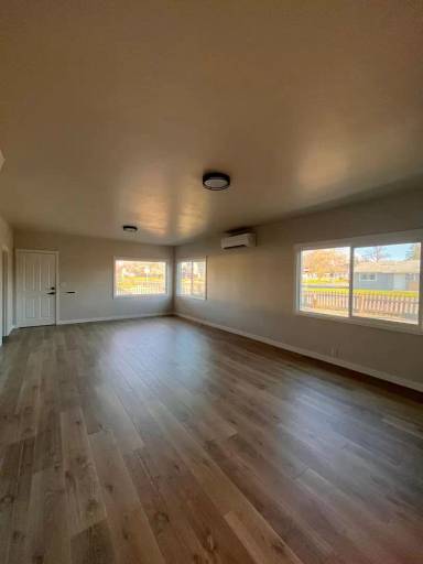 Main picture of 313 N 1st St