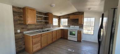Main picture of 12 Laura Ct