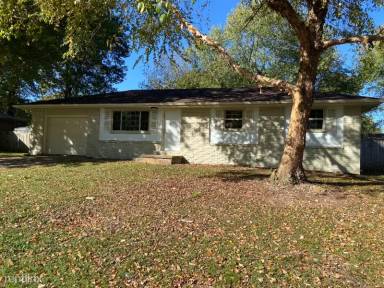 Main picture of 203 N Oakwood Ave