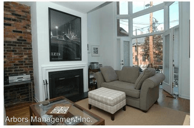 Main picture of 6412 Howe St