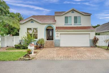 Main picture of 10751 SW 10th Ct