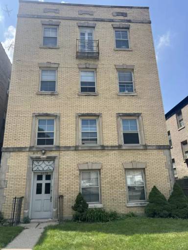Main picture of 6028 N Francisco Ave