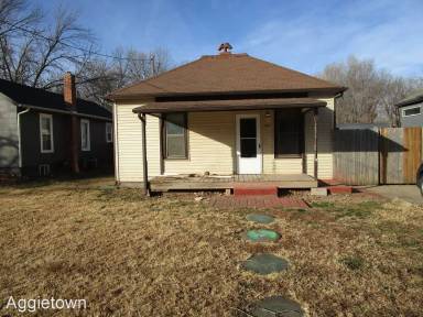 Main picture of 316 S Manhattan Ave