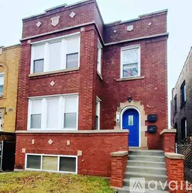 Main picture of 6752 S Champlain Ave