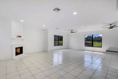 Main picture of 1334 N Mangonia Dr