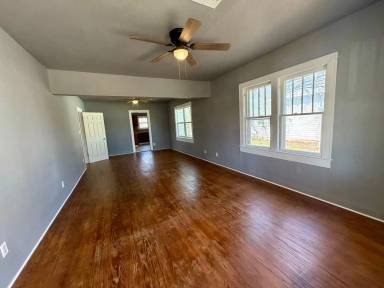 Main picture of 520 W Wallace St