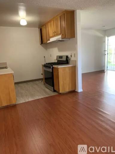 Main picture of 1025 Springfield St