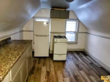 Main picture of 81 Miller St