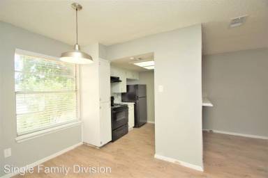 Main picture of 1900 Valley Hill Cir