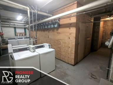 Main picture of 3904 W Byron St