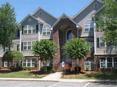 Main picture of 532 Scholastic Ct