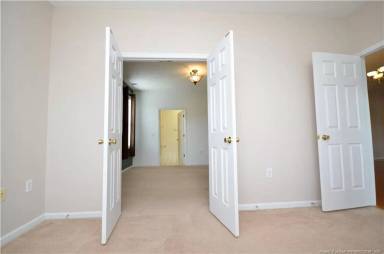 Main picture of Bardstown Court 4050 unit 103