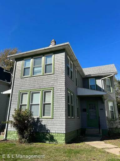 Main picture of 1138 W 9th St