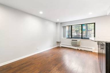 Main picture of 5534 N Kenmore Ave