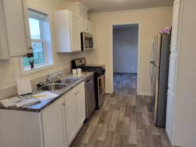 Main picture of Holiday Mobile Home Court