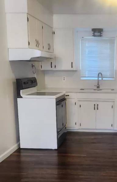 Main picture of 9662 Eisenbeisz St