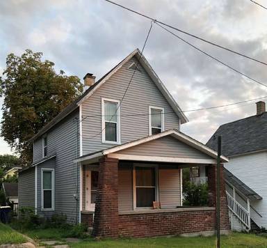 Main picture of 32 Grove St NE