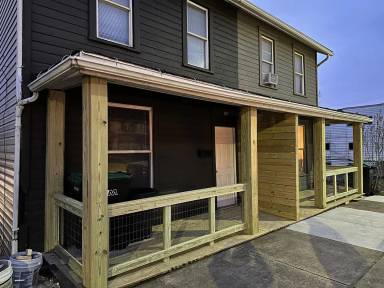 Main picture of 229 W 7th Ave