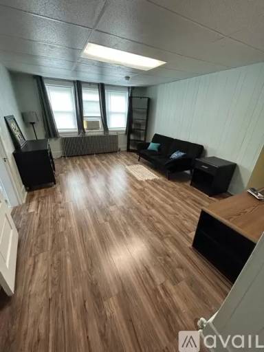 Main picture of 938 Maple Ave