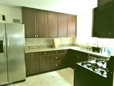 Main picture of 9041 Bronx Ave