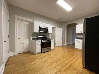 Main picture of 1841 N Hermitage