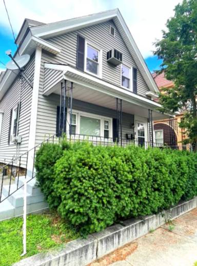 Main picture of 242-244 Andover St