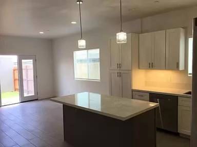 Main picture of 3060 Logan Ave