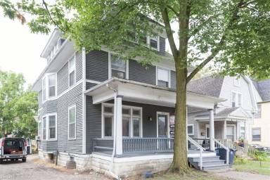 Main picture of 816 Packard St