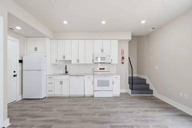 Main picture of 727 16th St NE