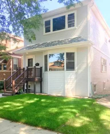 Main picture of 5839 N Marmora Ave