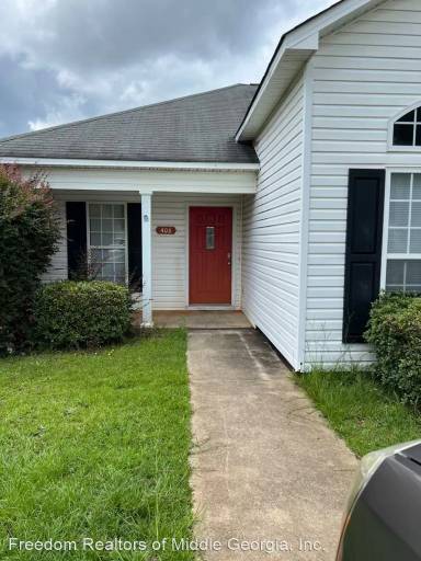 Main picture of 400 Haverhill Cir