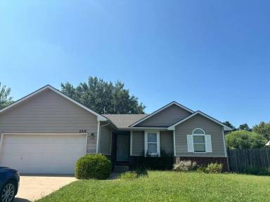 Main picture of 2319 S Stoney Point St