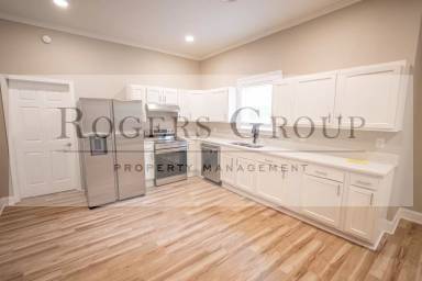 Main picture of 318 Bowen St