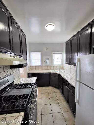 Main picture of 1351 W 9th St