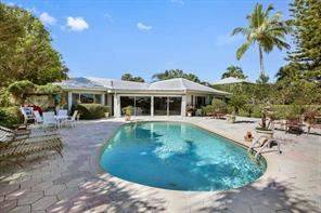 Main picture of 13310 SW 40th St