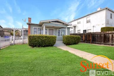 Main picture of 4370 Iowa St