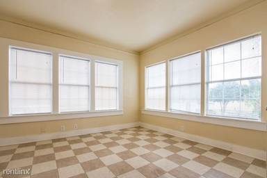 Main picture of 1409 W Woodlawn Ave