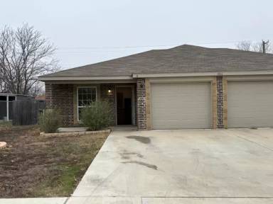 Main picture of 1011 Anna Lee Dr