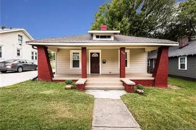 Main picture of 828 Parkwood Ave