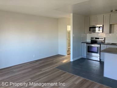 Main picture of 32 Lundys Ln