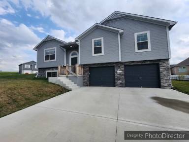 Main picture of 1101 SW Tulip Tree Cir