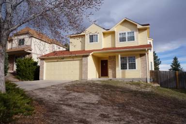 Main picture of 7565 Hickorywood Dr