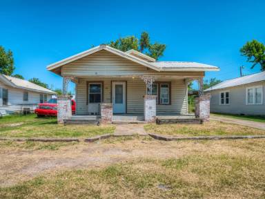 Main picture of 710 W Benedict St