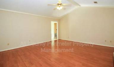 Main picture of 6328 Independence Dr